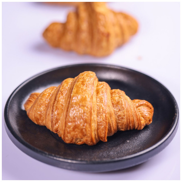 Croissant Normal 120g  (1 Carton, 15 Pcs)