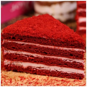 Red Velvet Cake  (8 Pcs)
